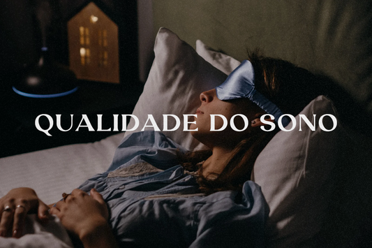  Mulher a dormir profundamente após utilizar óleo de CBD para apoiar a qualidade do sono
