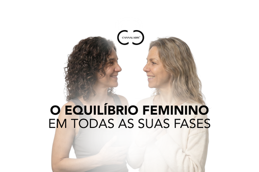 Duas mulheres felizes olham uma para a outra, texto: O equilíbrio feminino em todas as suas fases